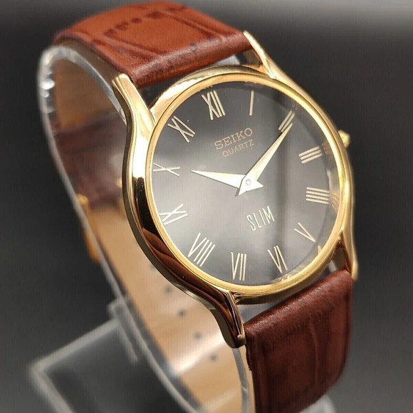 Vintage Style Seiko Quartz Mens Gold Watch & Black accents W/Leather Strap - Picture 1 of 5